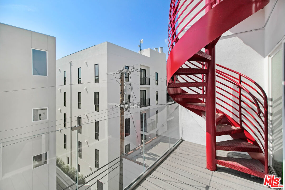 5814 La Mirada Ave Unit: 403