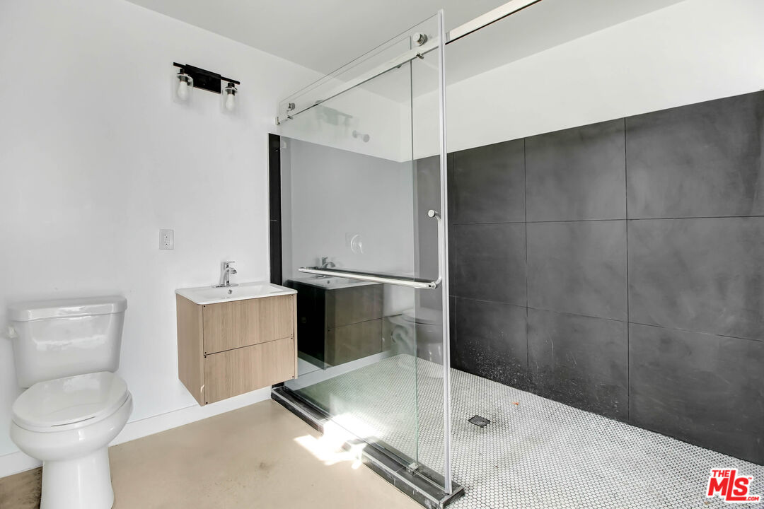 5814 La Mirada Ave Unit: 403