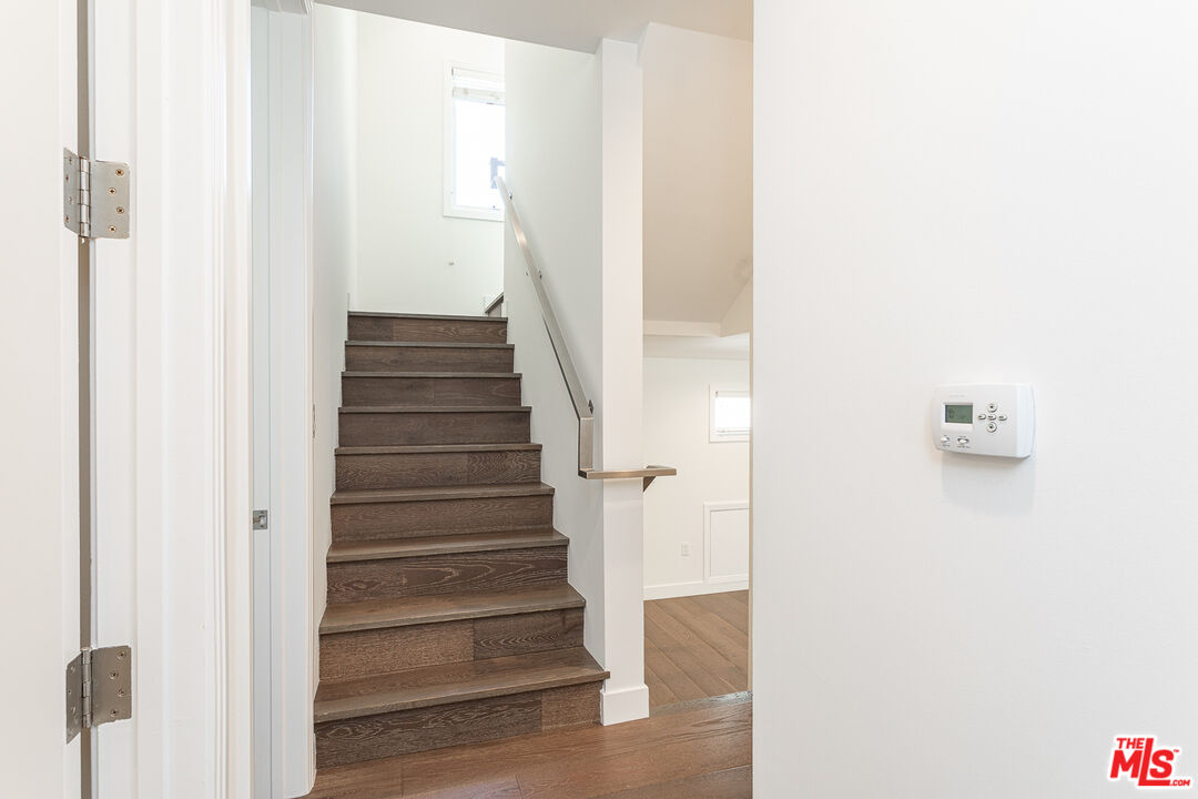 612 Lincoln Blvd Unit: 2