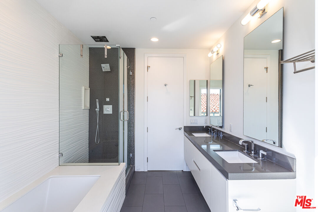 612 Lincoln Blvd Unit: 2