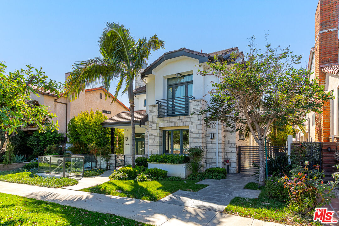 612 Lincoln Blvd Unit: 2