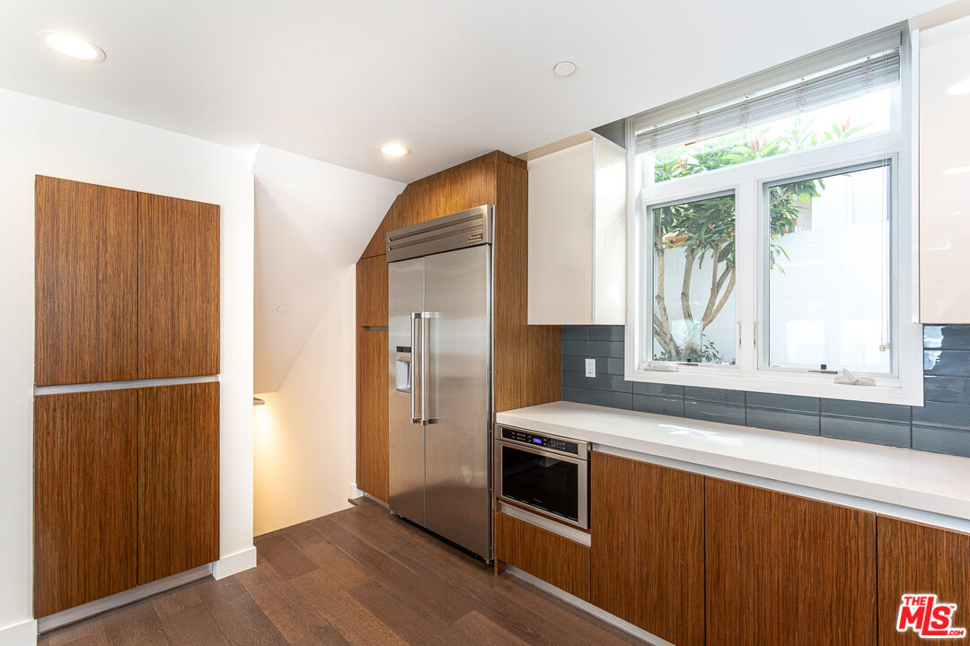 612 Lincoln Blvd Unit: 2