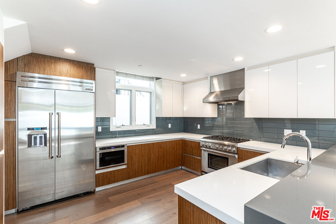 612 Lincoln Blvd Unit: 2