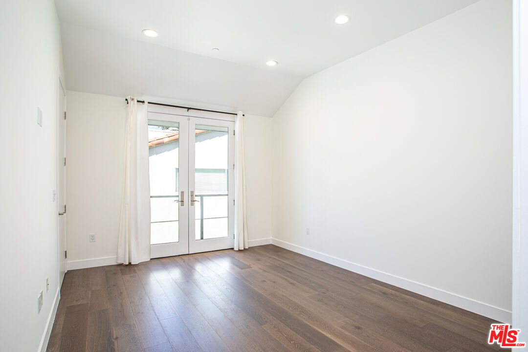 612 Lincoln Blvd Unit: 2