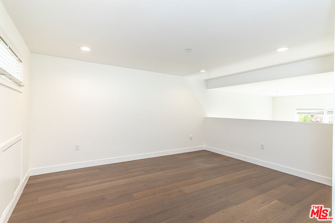 612 Lincoln Blvd Unit: 2