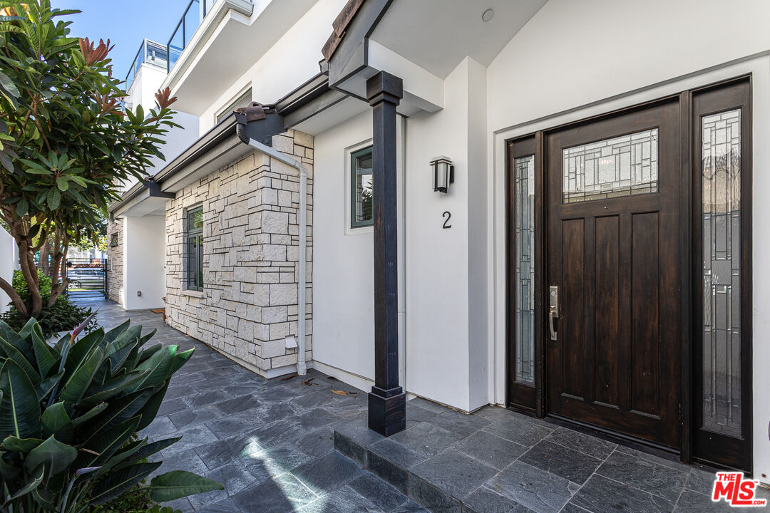 612 Lincoln Blvd Unit: 2