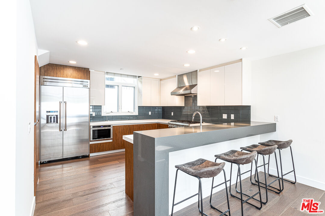 612 Lincoln Blvd Unit: 2