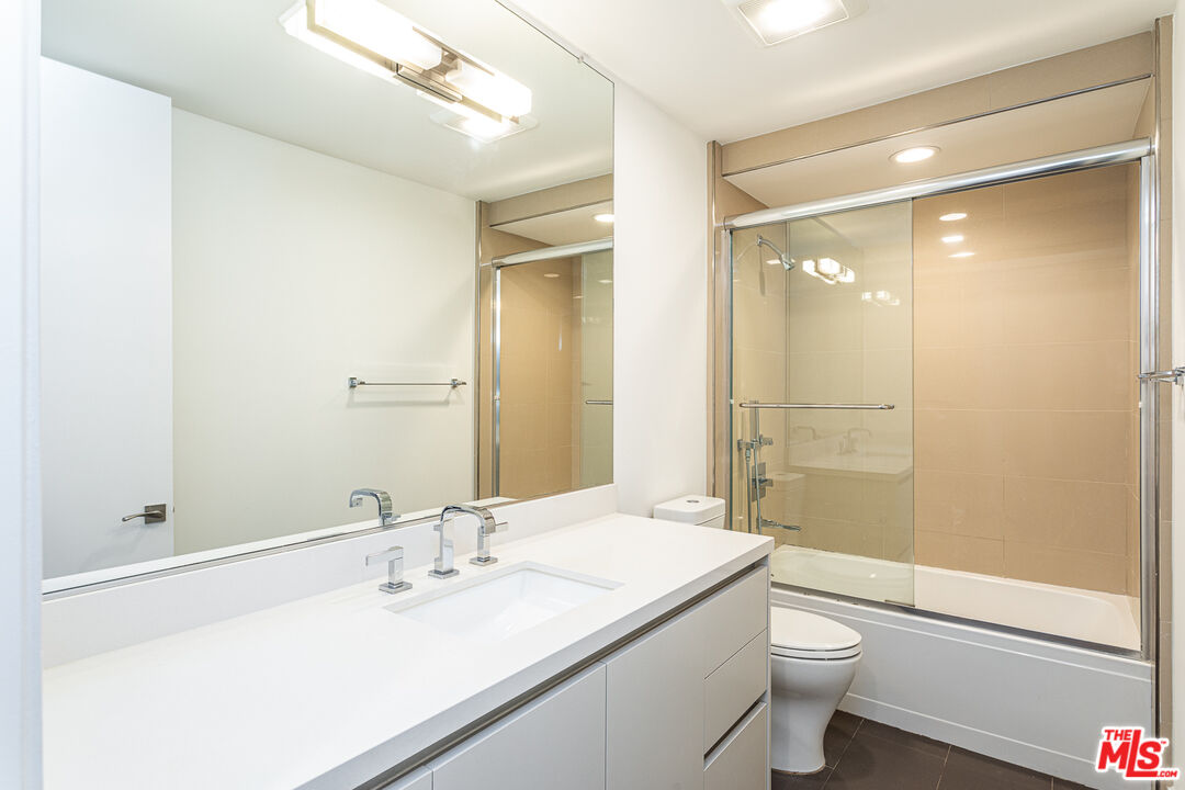 612 Lincoln Blvd Unit: 2