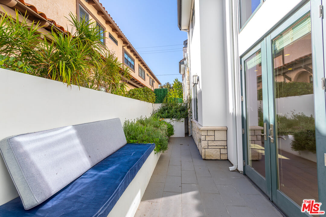 612 Lincoln Blvd Unit: 2