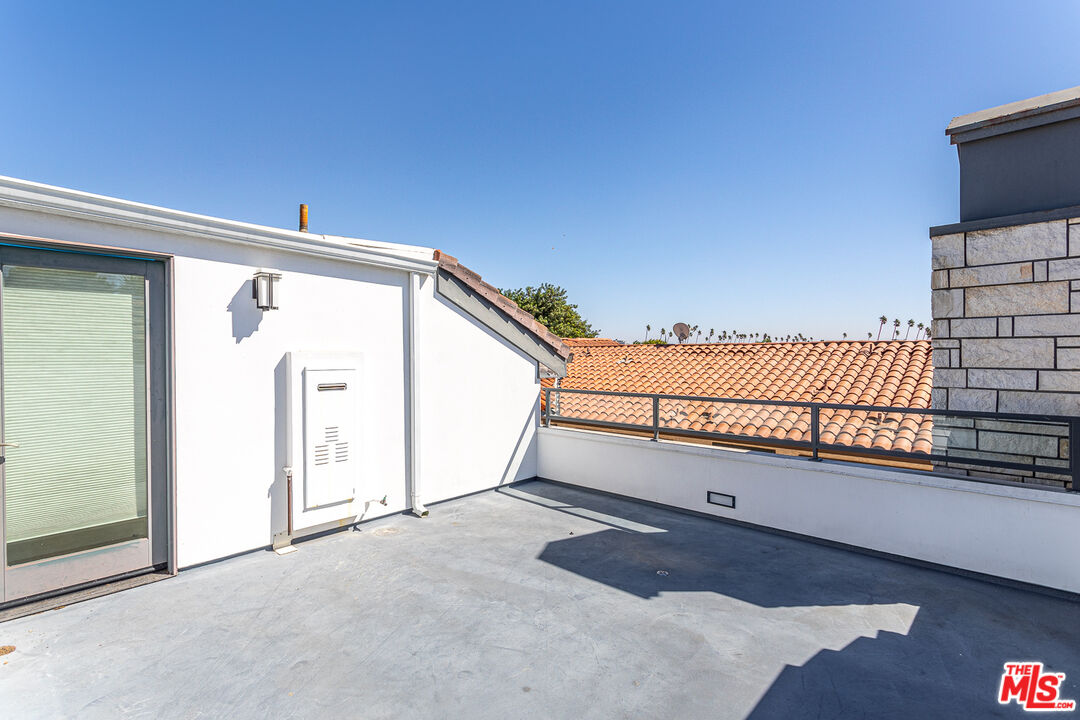 612 Lincoln Blvd Unit: 2