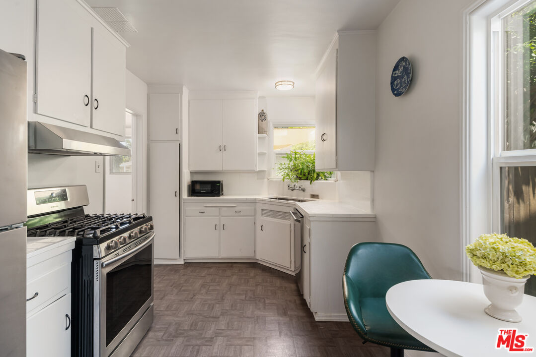 535 N Buena Vista St