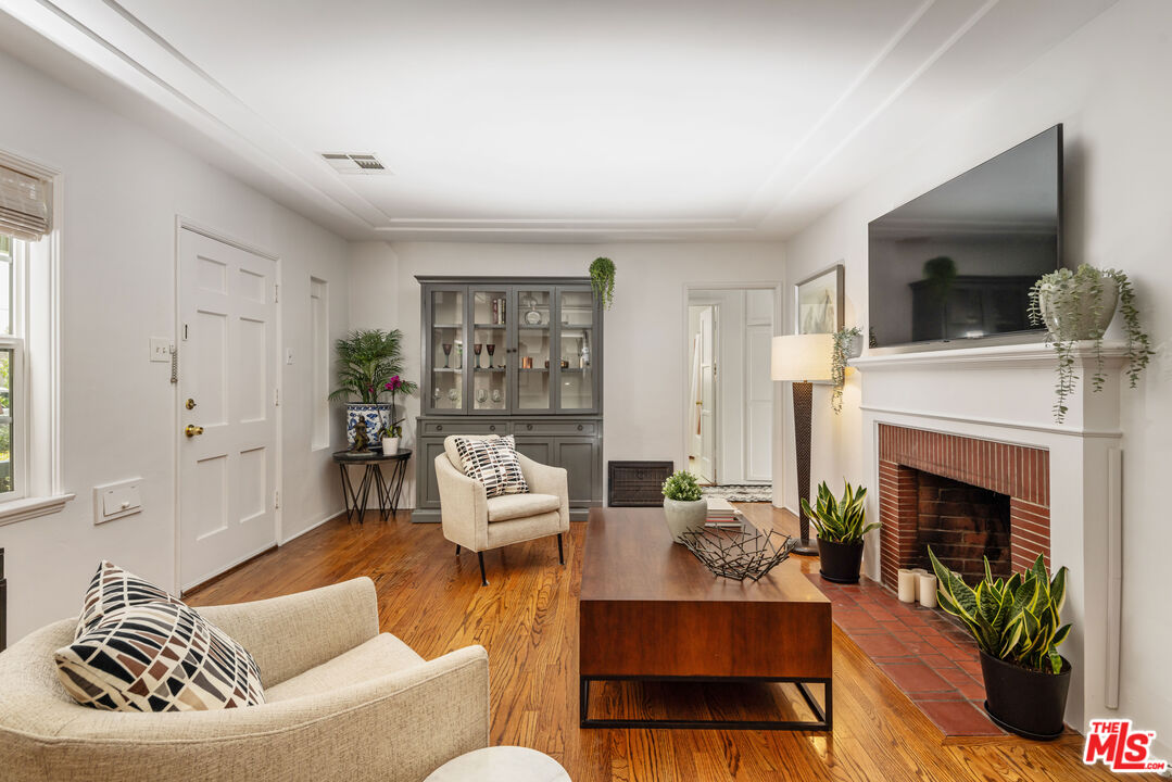 535 N Buena Vista St