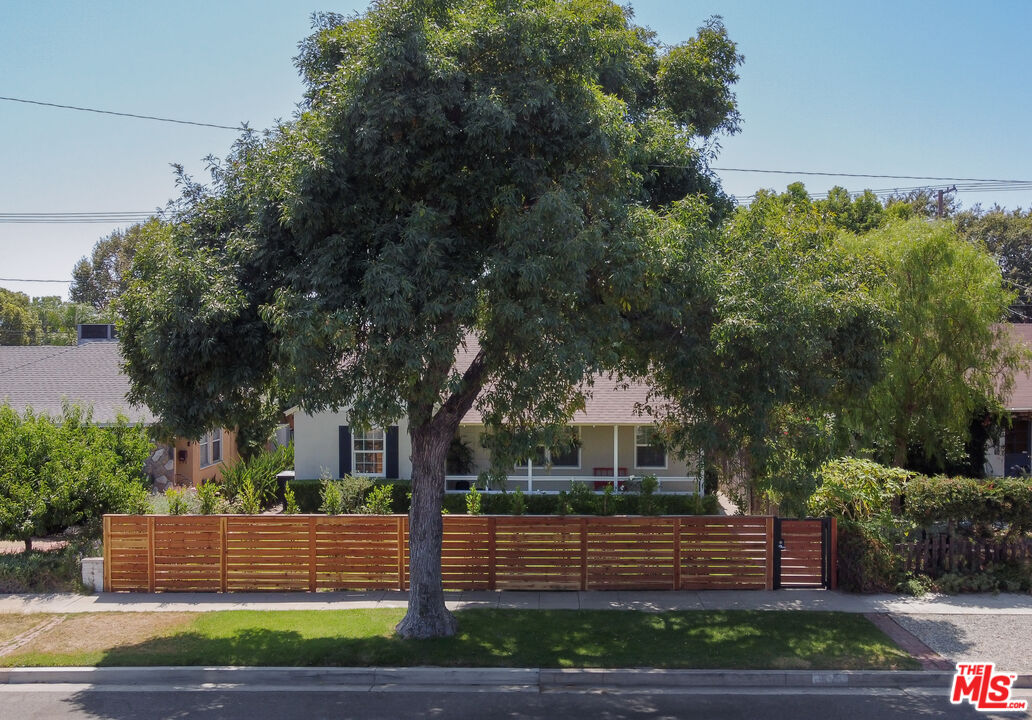 535 N Buena Vista St