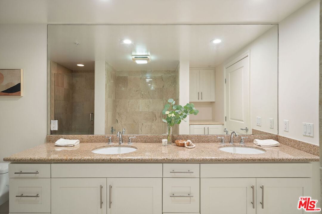 7100 Alvern St Unit: 215