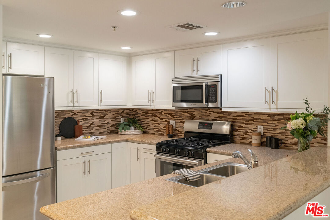 7100 Alvern St Unit: 215