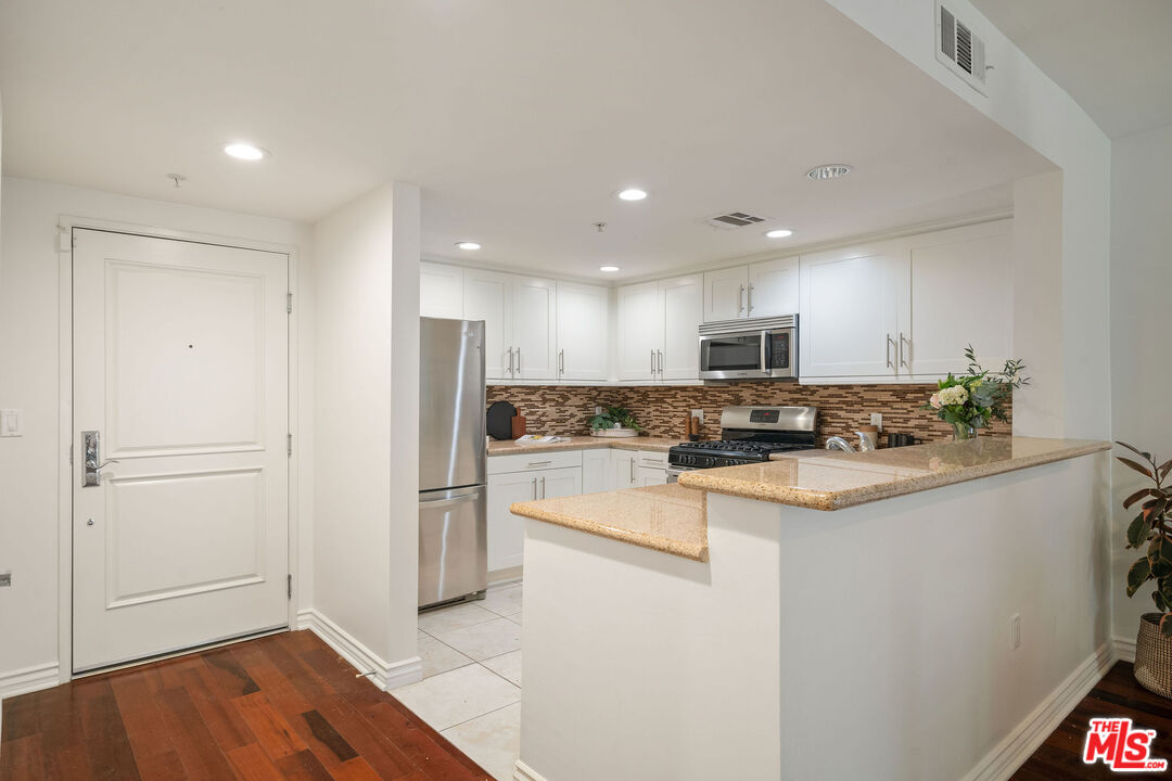 7100 Alvern St Unit: 215