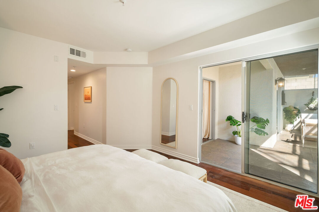 7100 Alvern St Unit: 215