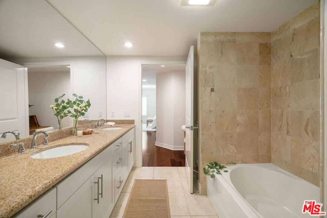 7100 Alvern St Unit: 215