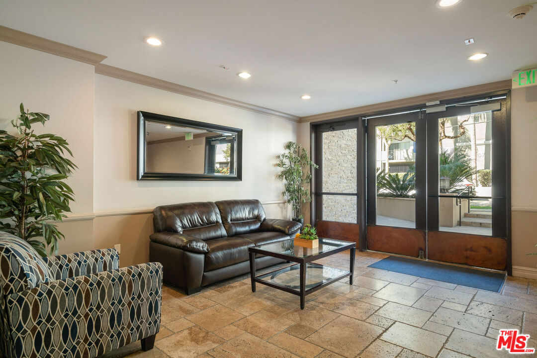 7100 Alvern St Unit: 215