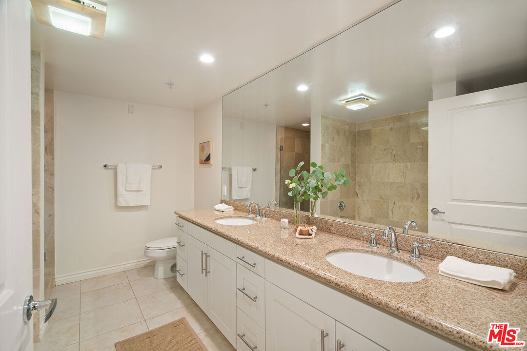 7100 Alvern St Unit: 215