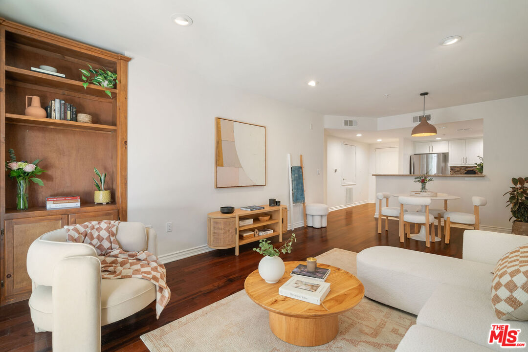 7100 Alvern St Unit: 215