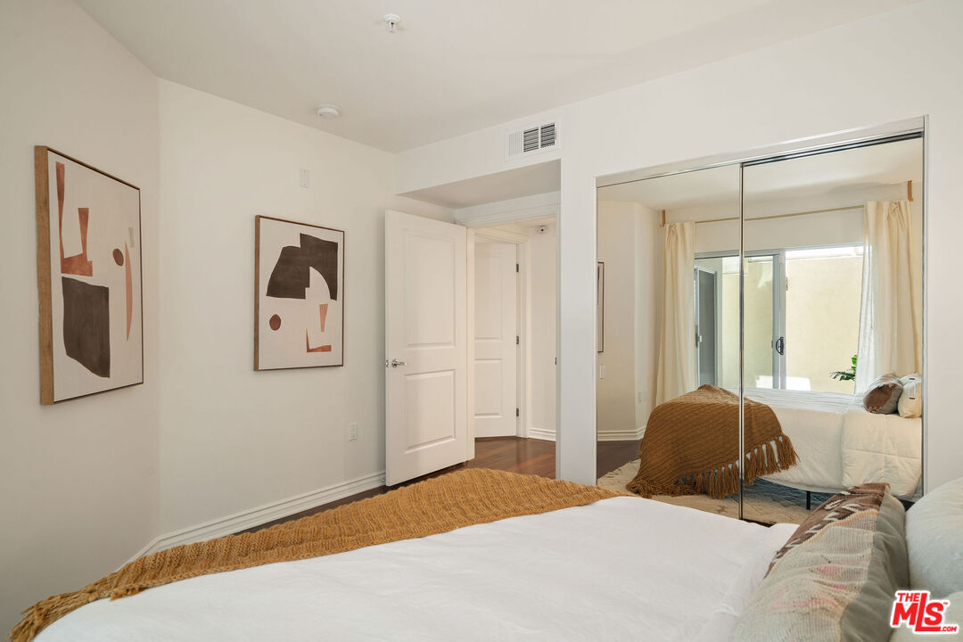 7100 Alvern St Unit: 215