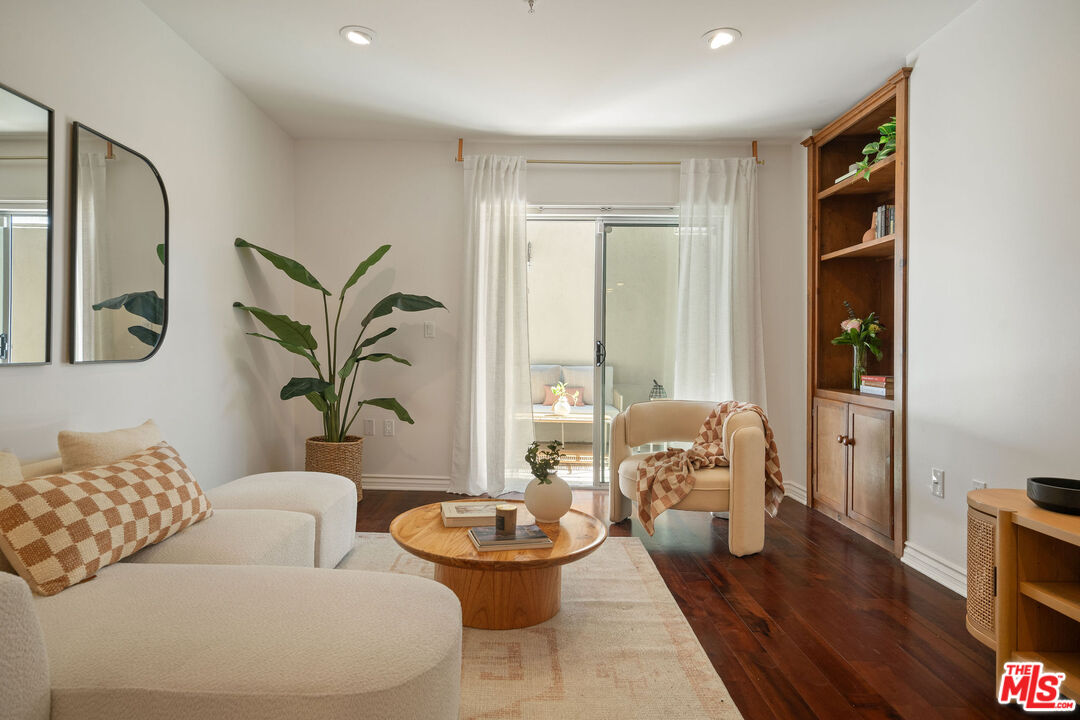 7100 Alvern St Unit: 215