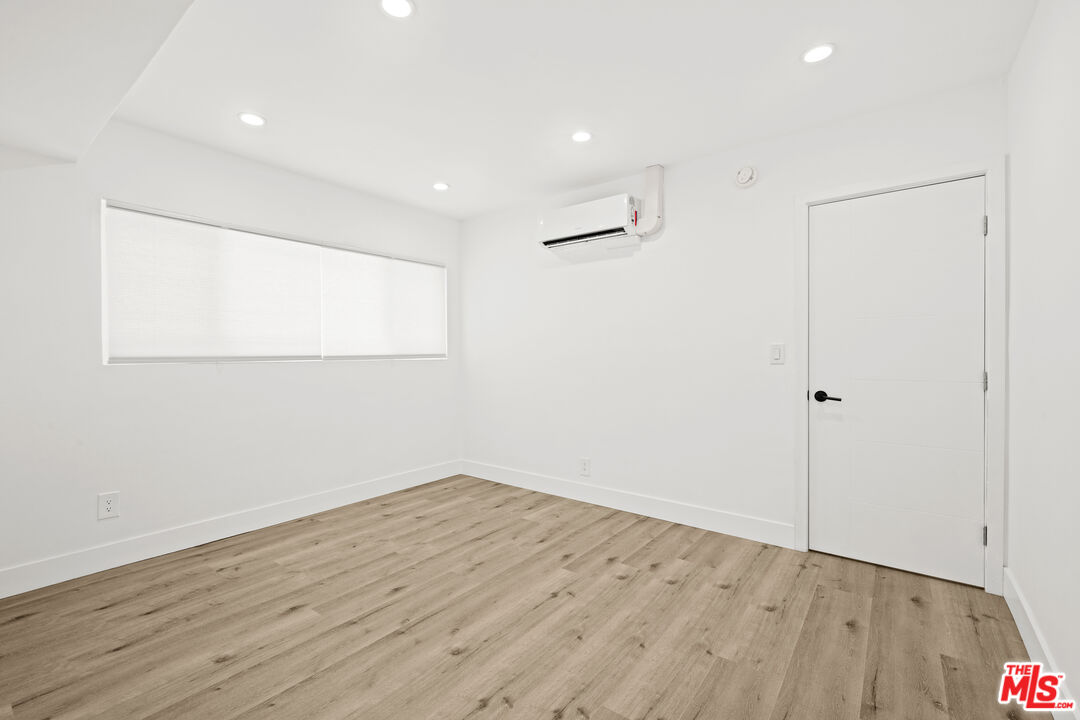 1951 Selby Ave Unit: 5