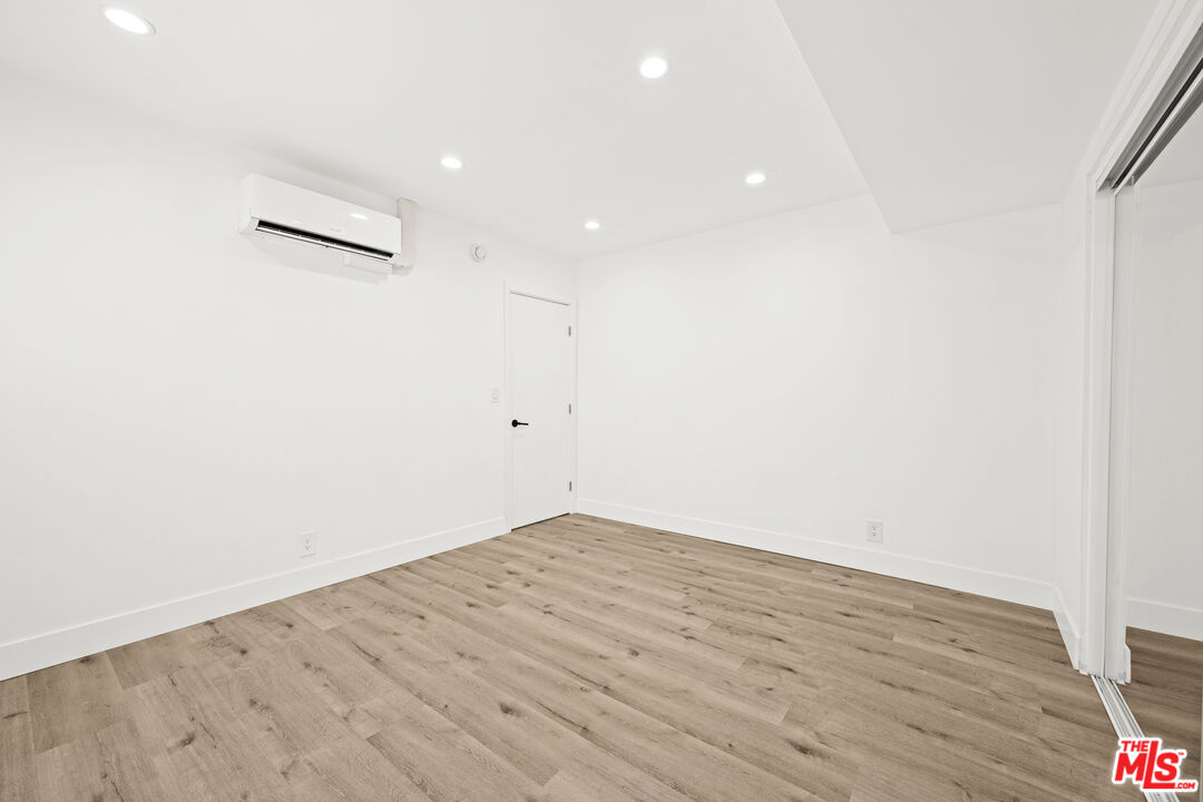 1951 Selby Ave Unit: 5