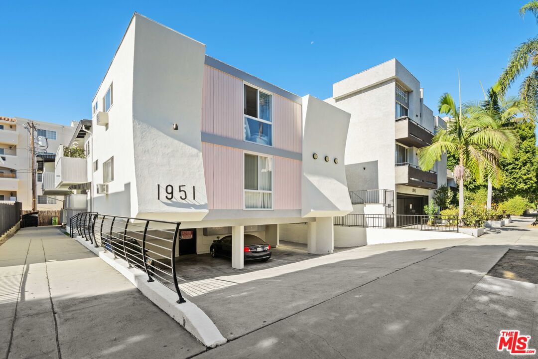 1951 Selby Ave Unit: 5