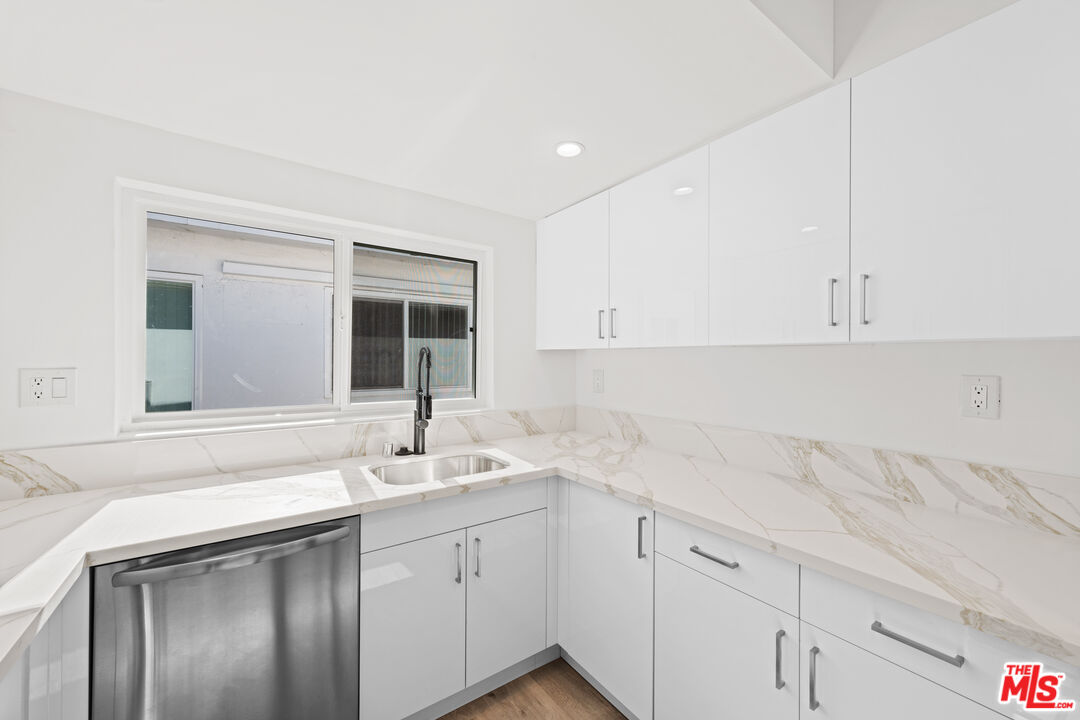 1951 Selby Ave Unit: 5