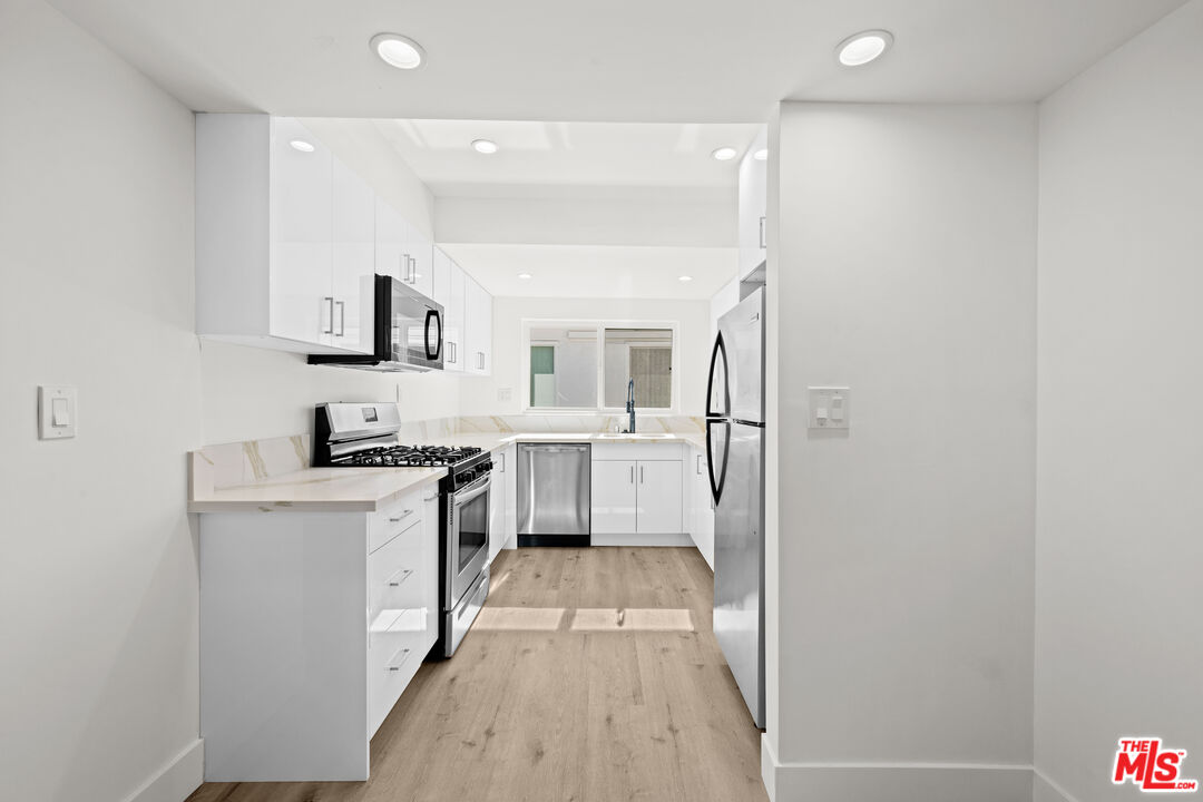 1951 Selby Ave Unit: 5