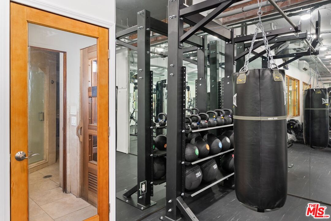 1440 Veteran Ave Unit: 526