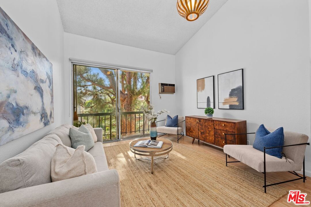 1440 Veteran Ave Unit: 526