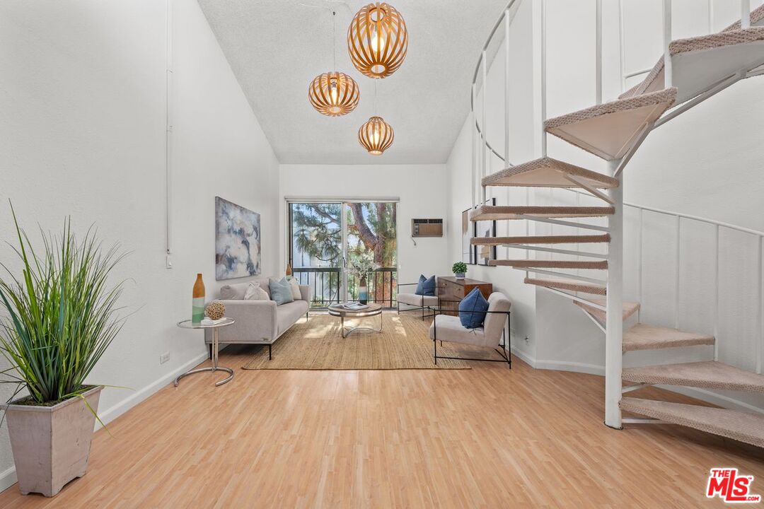 1440 Veteran Ave Unit: 526