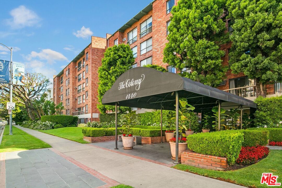 1440 Veteran Ave Unit: 526