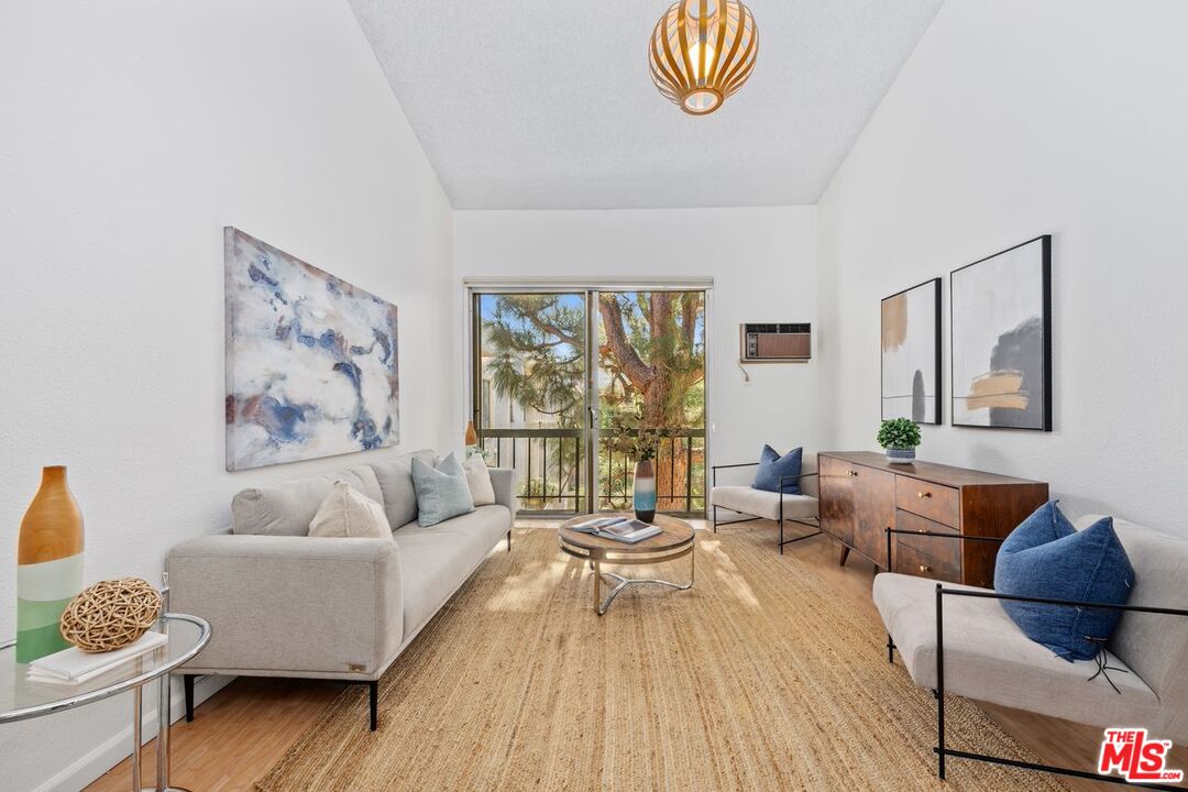 1440 Veteran Ave Unit: 526