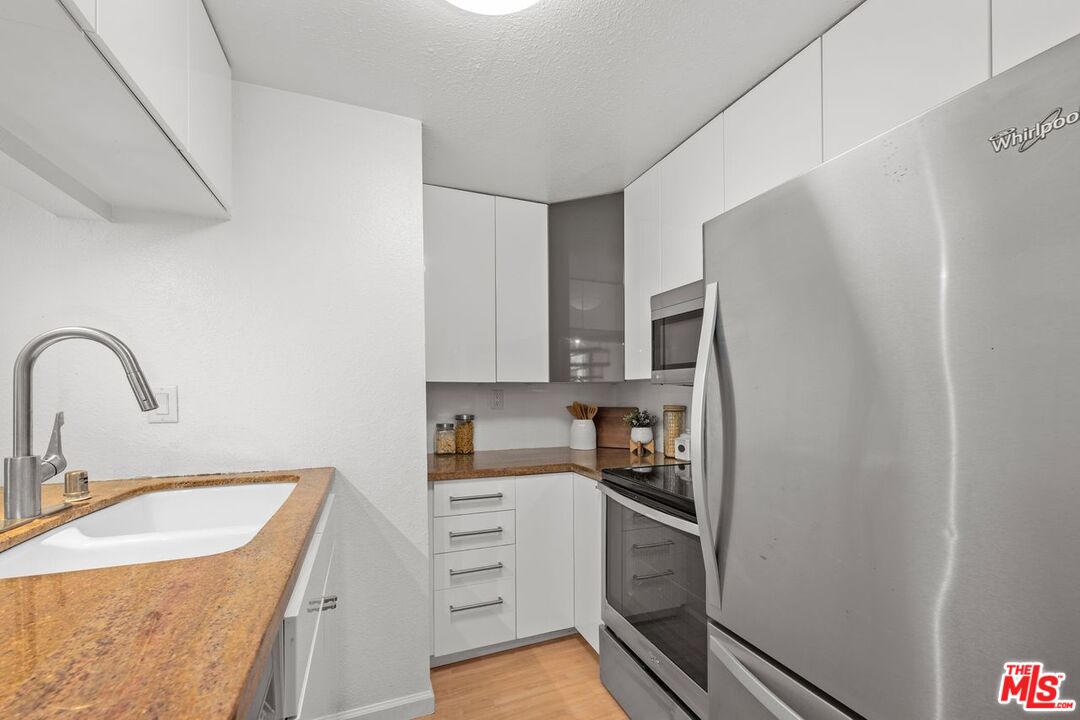 1440 Veteran Ave Unit: 526