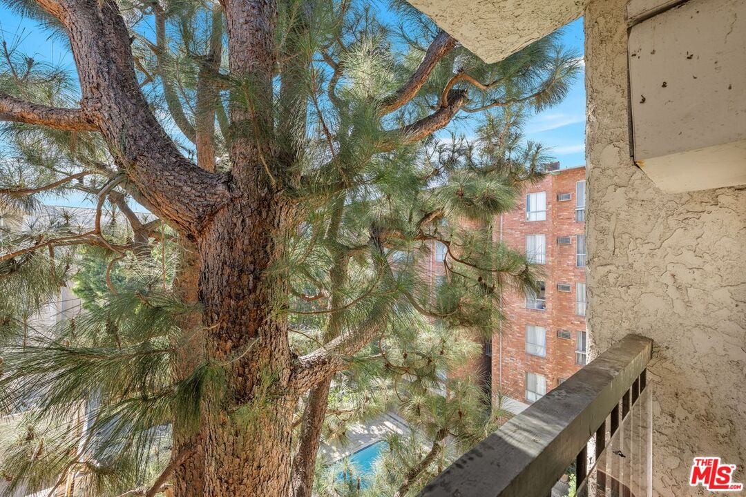 1440 Veteran Ave Unit: 526