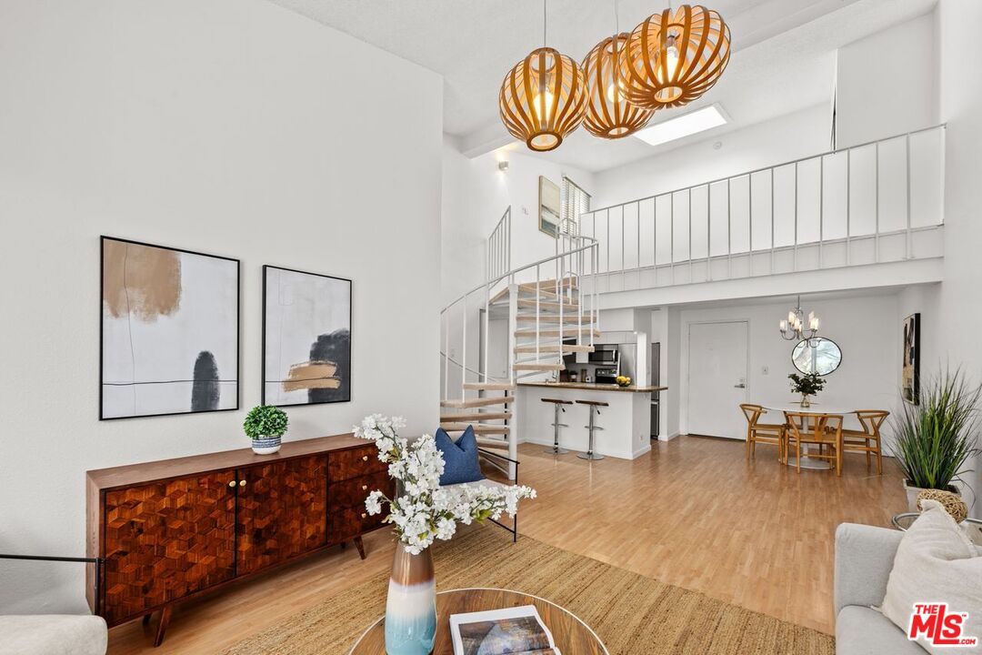 1440 Veteran Ave Unit: 526