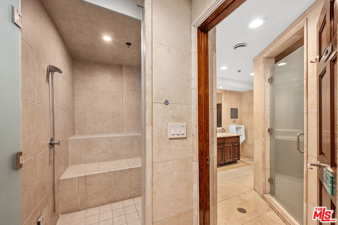 1440 Veteran Ave Unit: 526