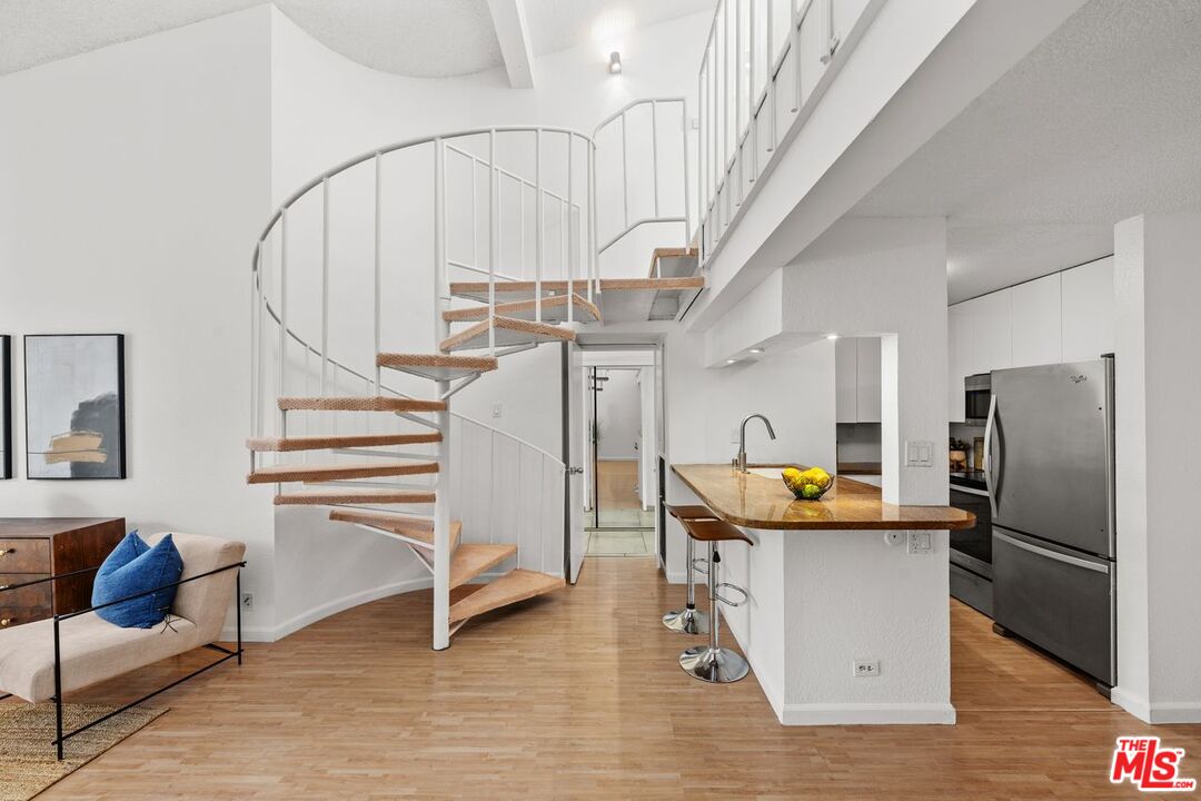 1440 Veteran Ave Unit: 526