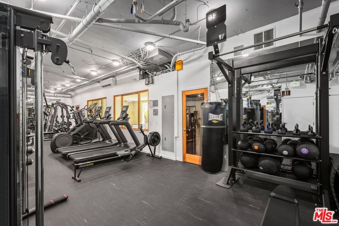 1440 Veteran Ave Unit: 526