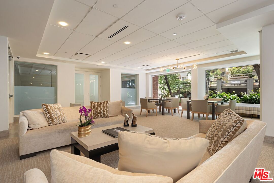 1440 Veteran Ave Unit: 526