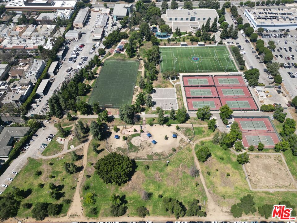 1440 Veteran Ave Unit: 526