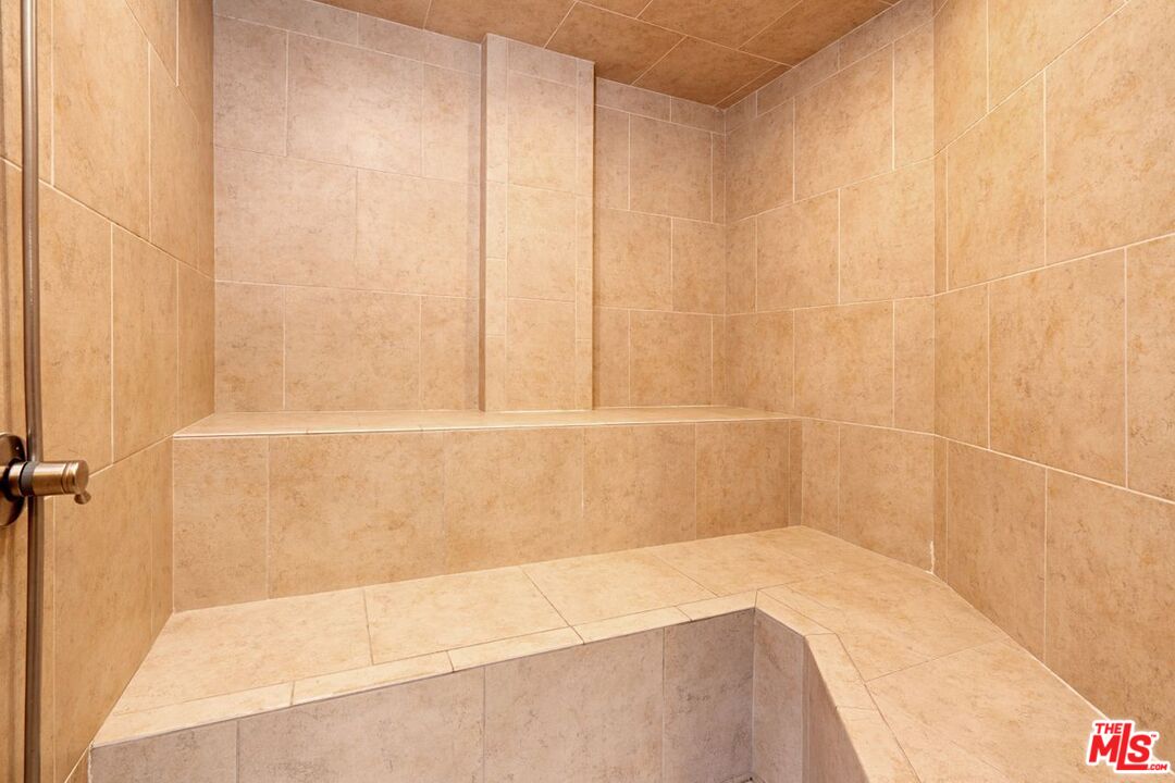 1440 Veteran Ave Unit: 526