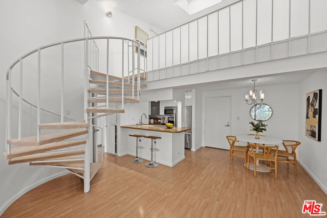 1440 Veteran Ave Unit: 526