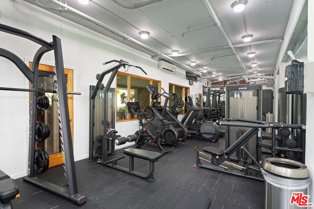 1440 Veteran Ave Unit: 526