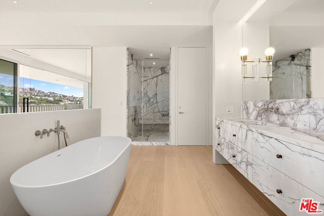 9255 Doheny Rd Unit: 2605