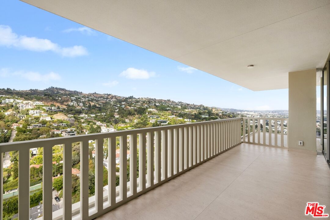 9255 Doheny Rd Unit: 2605